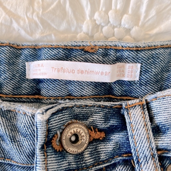 Zara Denim Shorts - Picture 3 of 4